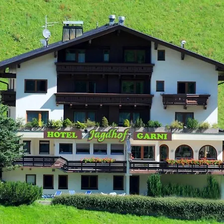 Jagdhof Pure Mountain 4* Tux