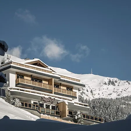 Jagdhof Pure Mountain Tux