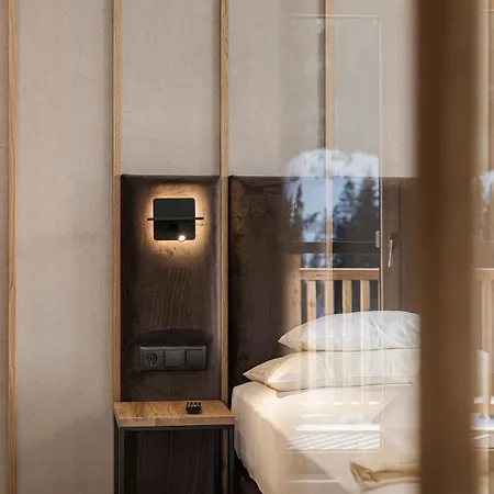 Jagdhof Pure Mountain Hotel 4*